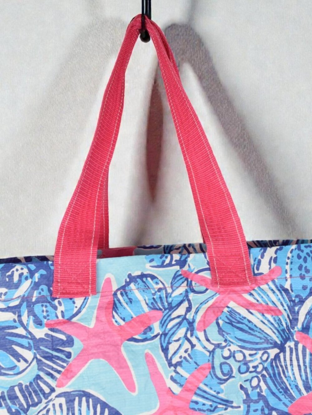 LILLY PULITZER SHE SELLS MARKET TOTE - Picture 2 of 11